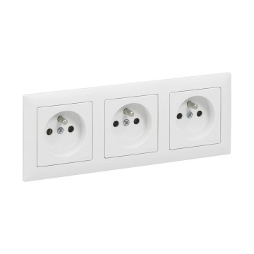 Legrand - Trojitá domová zásuvka s rámikom SUNO 250V biela