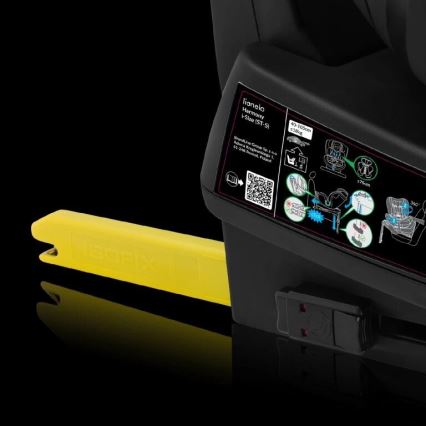 Žltá páka leží vedľa čiernej autosedačky Lionelo Harmony i-Size (ST-5). Sedačka má štítok s obrázkovým návodom a QR kódom. Na štítku je uvedené: 40-105cm, 18kg, 175cm, 360°.