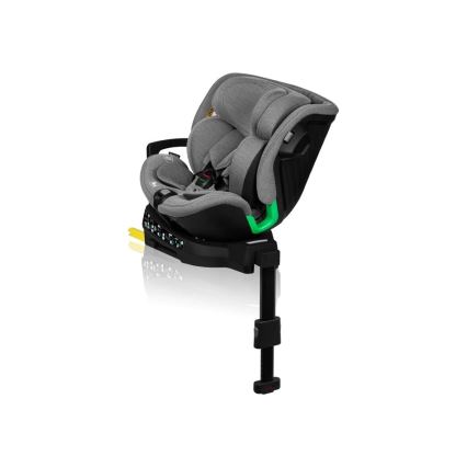 Autosedačka je otočená nabok. Má sivú látkovú sedačku a čiernu plastovú konštrukciu s nastaviteľnou oporou. Nachádza sa na bielom pozadí.