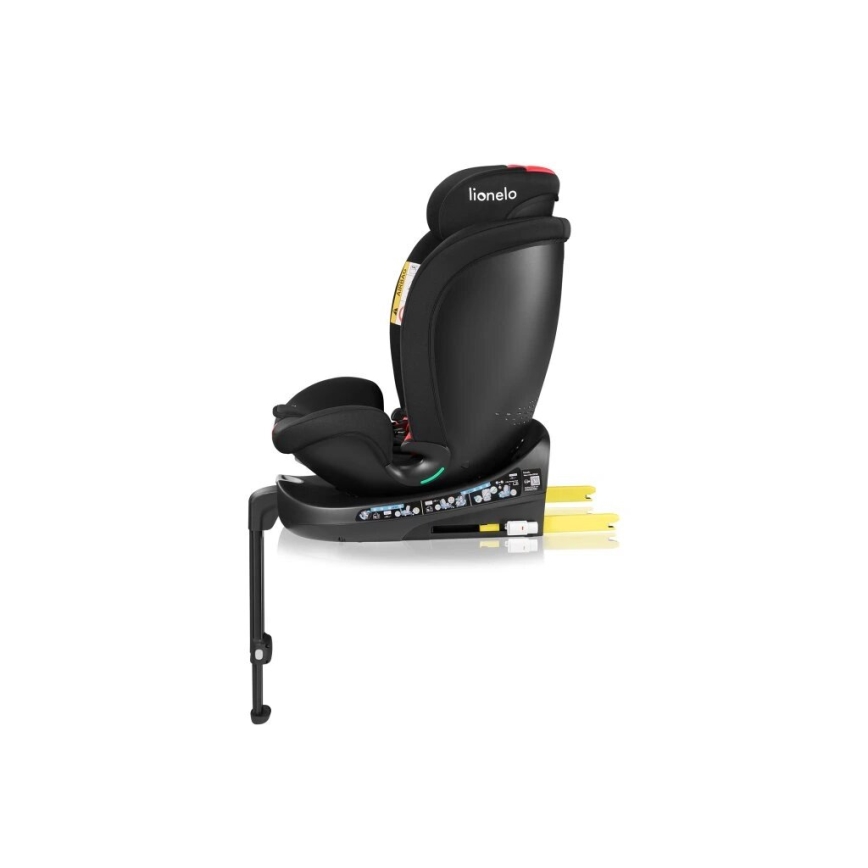 Autosedačka Lionelo je zobrazená zboku. Je čierna, s opierkou hlavy a nastaviteľnou oporou nôh. Na opierke hlavy je viditeľné logo Lionelo.