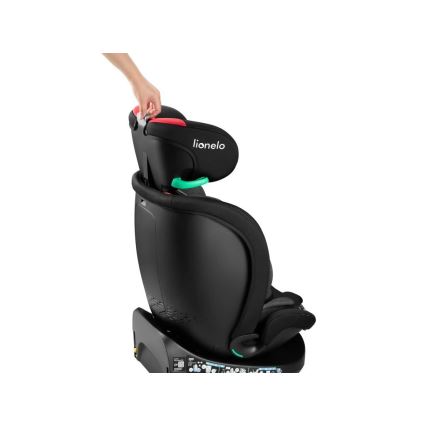 Autosedačka Lionelo, nastavenie výšky opierky hlavy, čierna s červenými a zelenými detailmi, na bielom pozadí.