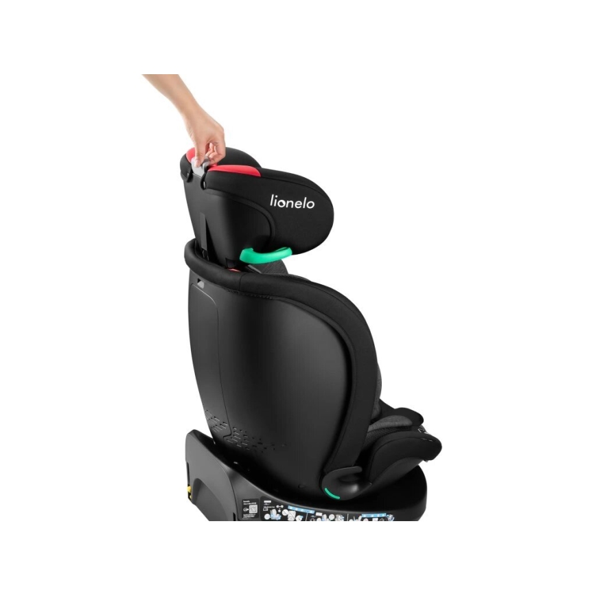 Autosedačka Lionelo, nastavenie výšky opierky hlavy, čierna s červenými a zelenými detailmi, na bielom pozadí.
