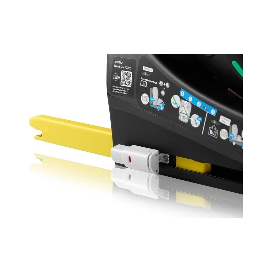 Autosedačka Lionelo Navy i-Size (CD121) je pripevnená k základni. Na boku je návod na použitie s QR kódom. Žltá časť je súčasťou bezpečnostného systému.