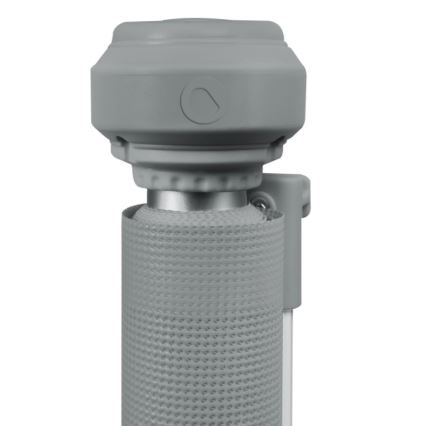 Šedá zábrana sa navíja na stĺpik. Vrchná časť zábrany je z rovnakého materiálu a má okrúhly tvar s malým logom. Je pripevnená k striebornému stĺpiku.