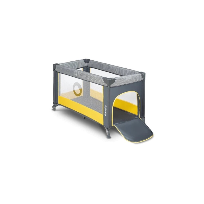 Prebaľovacia postieľka Lionelo je zložená, má sivú a žltú farbu a je umiestnená na bielom pozadí. Má sieťované bočné steny a v jednej je otvor s výklopným dnom.