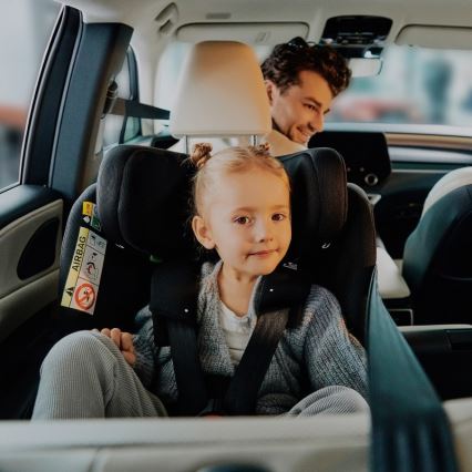 Lionelo - Otočná autosedačka BRAVE i-Size 40-150 cm so základňou Black Carbon