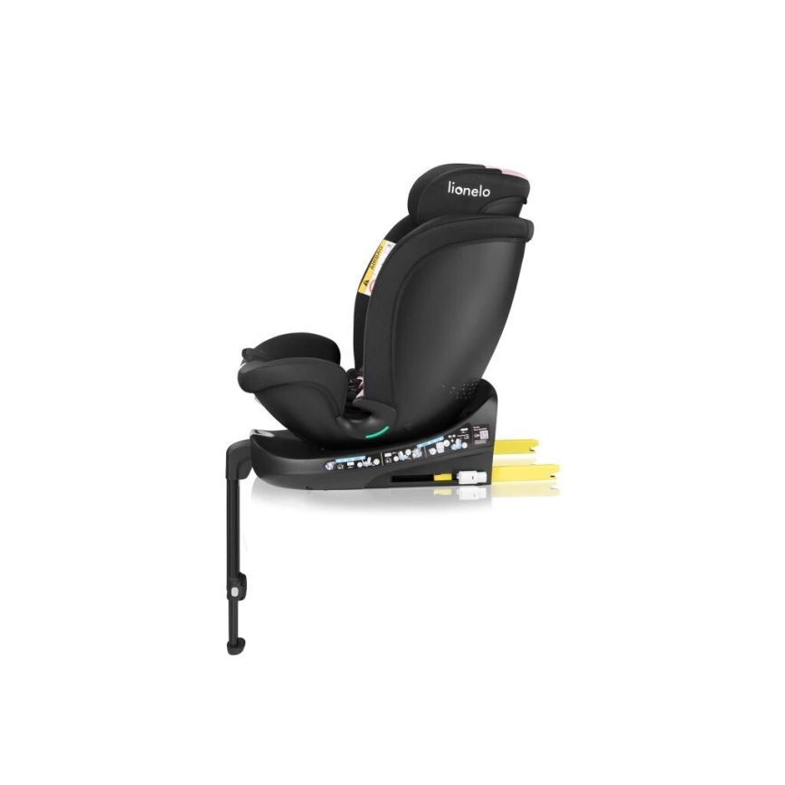 Autosedačka Lionelo je zobrazená zboku. Má opierku hlavy a opierku na nohy. Je čierna s nápisom Lionelo na hornej časti opierky. Spodná časť má nastaviteľnú oporu.