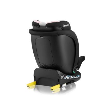 Autosedačka Lionelo je zobrazená zozadu. Je prevažne čierna, s ružovými detailmi na opierke hlavy. Má nastaviteľné opierky a žlté stabilizačné nohy.