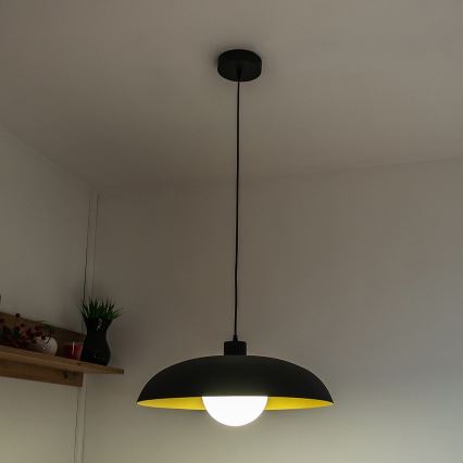 Luster na lanku ECLIPSE 1xE27/15W/230V čierna/zlatá