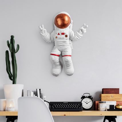 Nástenná dekorácia 47x35 cm astronaut medená