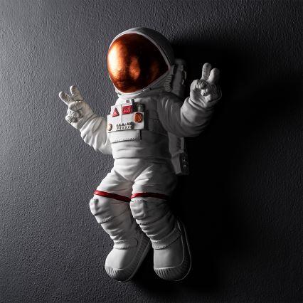 Nástenná dekorácia 47x35 cm astronaut medená
