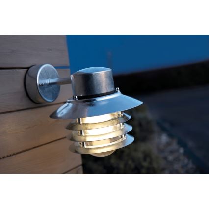 Nordlux - Vonkajšie nástenné svietidlo VEJERS 1xE27/60W/230V IP54 strieborné