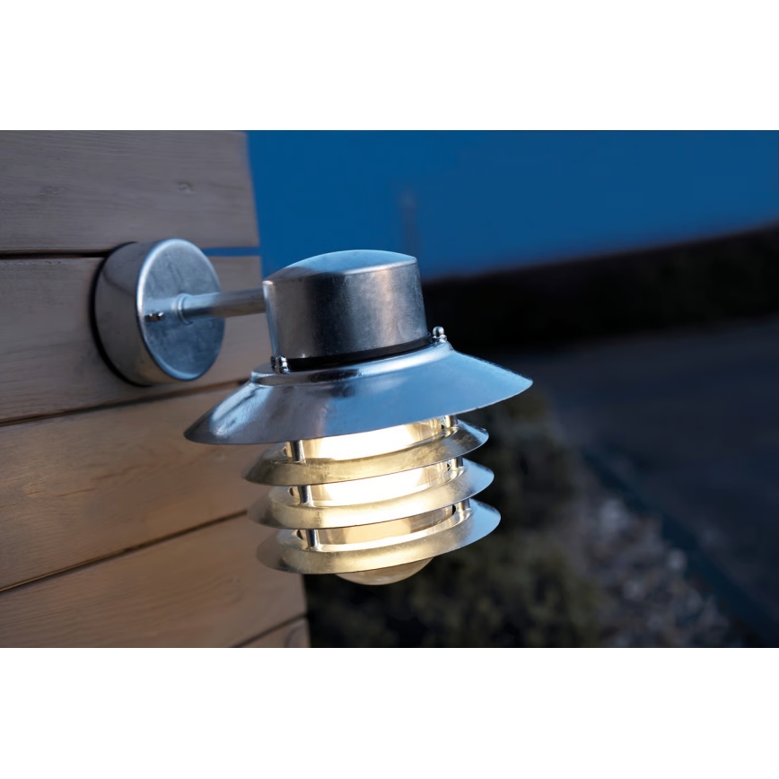 Nordlux - Vonkajšie nástenné svietidlo VEJERS 1xE27/60W/230V IP54 strieborné
