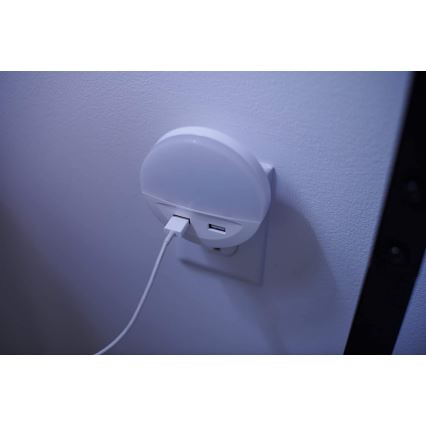 Osram - LED nočné svietidlo do zásuvky so senzorom LUNETTA 2xUSB LED/13W/230V