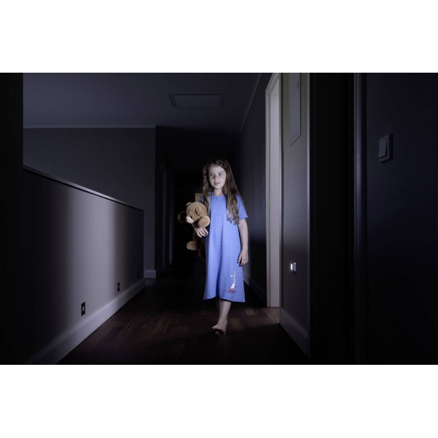 Osram - LED orientačné svietidlo so senzorom NIGHTLUX LED/0,3W/3xAAA IP54 strieborné