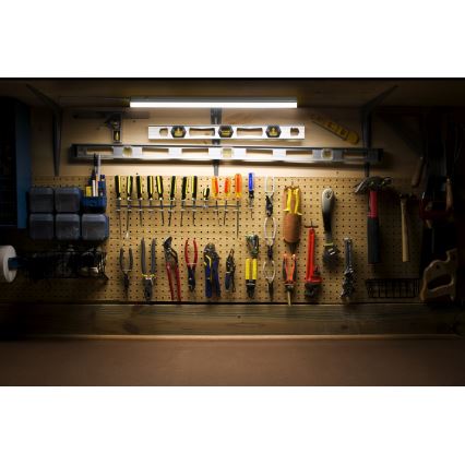 Osram - LED svietidlo pod kuchynskú linku so senzorom pohybu BATTEN LED/4W/230V 3000K 32 cm biela