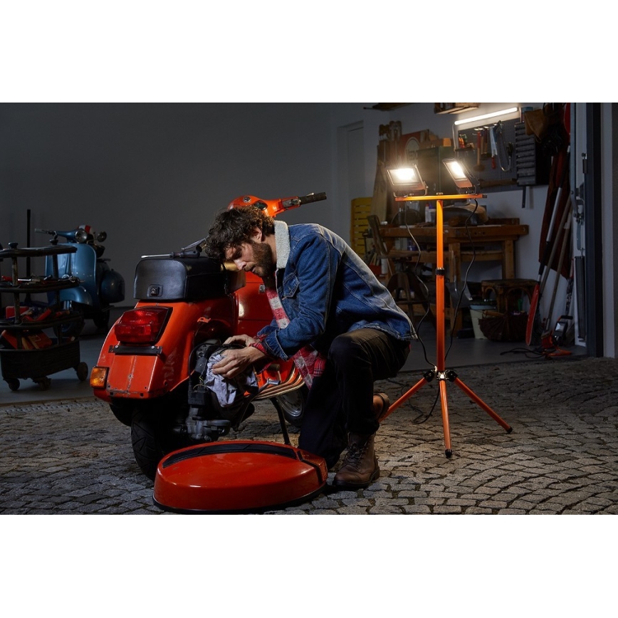 Osram - LED Reflektor na stojane TRIPOD 2xLED/20W/230V IP65