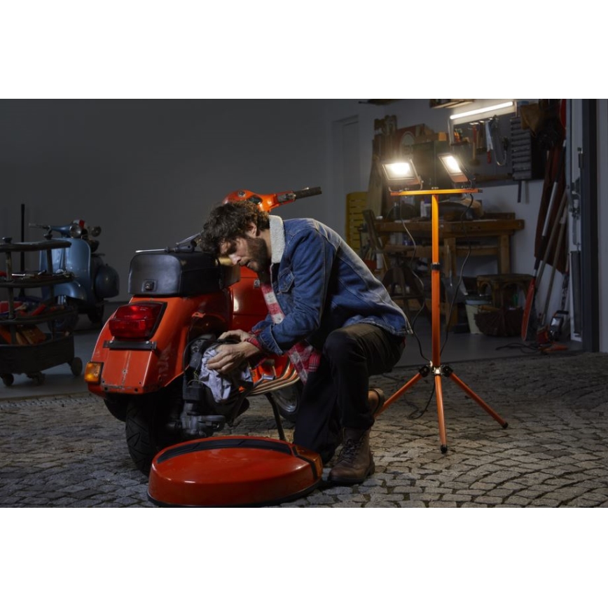 Osram - LED reflektor s držiakom TRIPOD 2xLED/50W/230V IP65