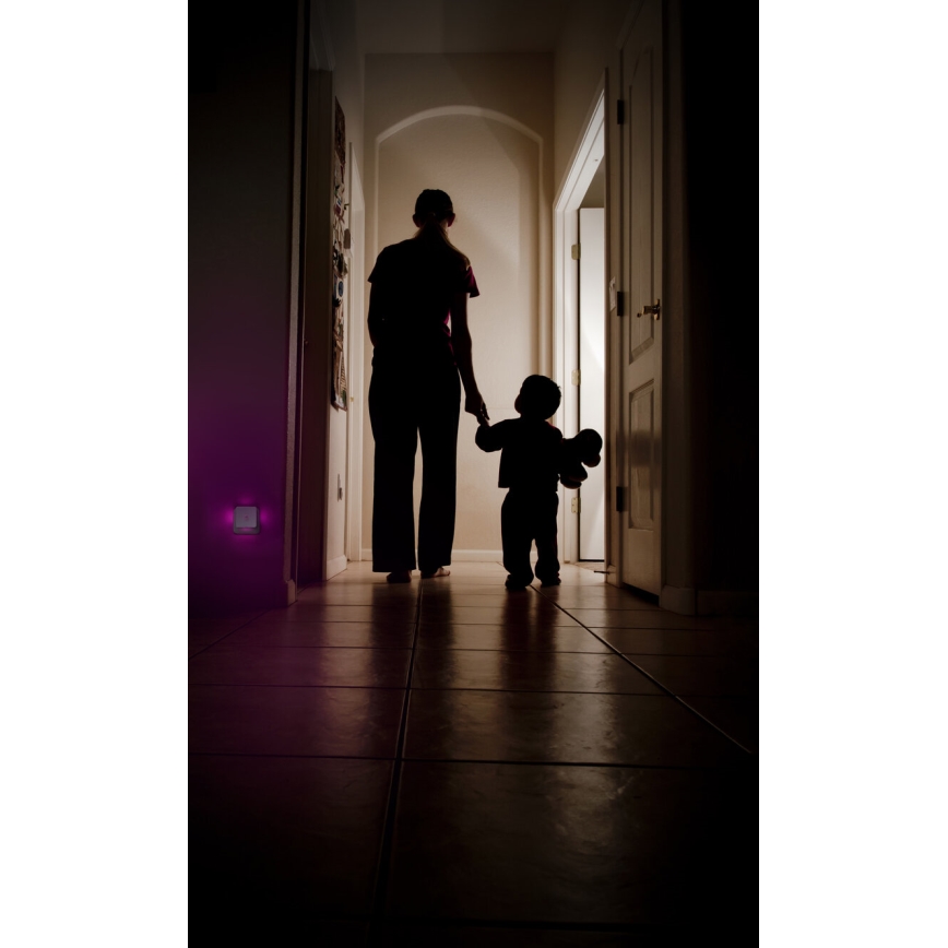 Osram - LED RGB orientačné svietidlo do zásuvky so senzorom LUNETTA LED/0,3W/230V