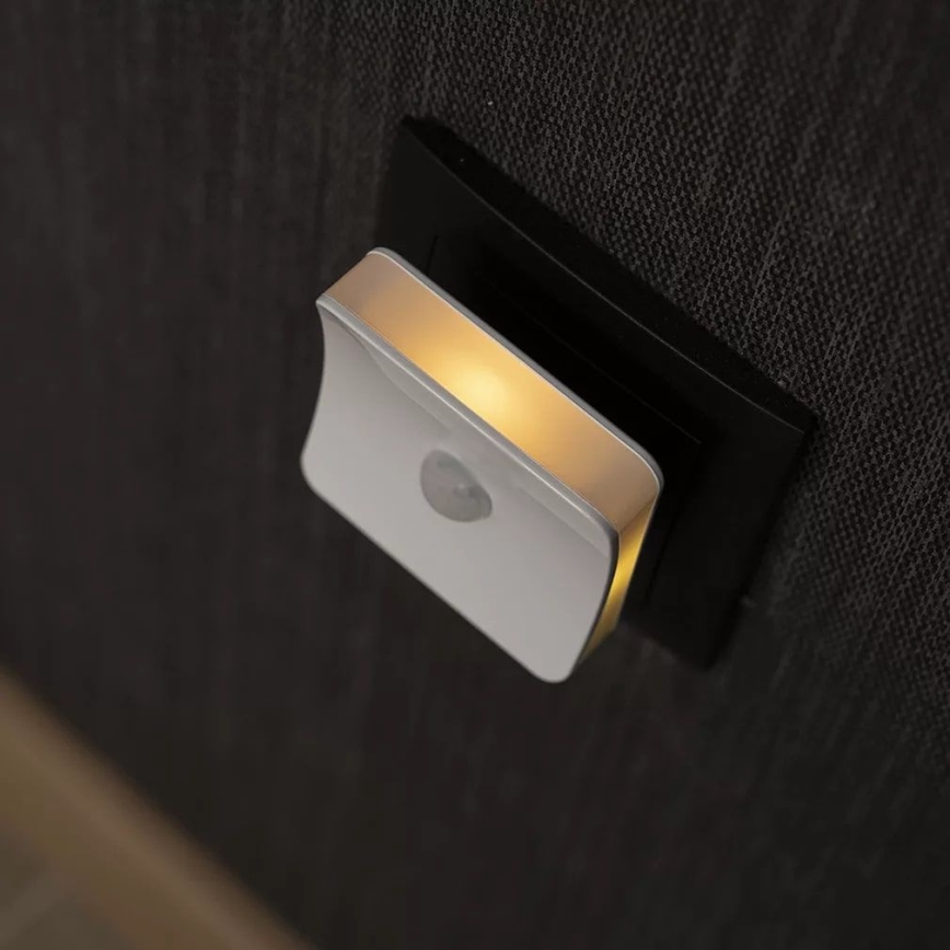 Osram - LED RGB orientačné svietidlo do zásuvky so senzorom LUNETTA LED/0,3W/230V