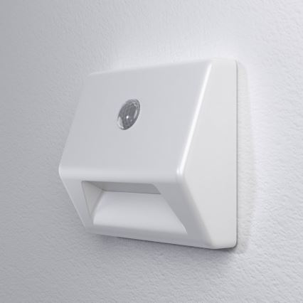 Osram - LED schodiskové svietidlo so senzorom NIGHTLUX LED/0,25W/3xAAA IP54 biela