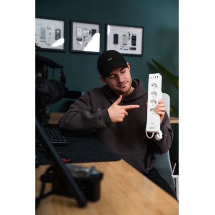 Osram - Predlžovací kábel SMART+ 4Z typ F + 2xUSB-A + 2xUSB-C Wi-Fi