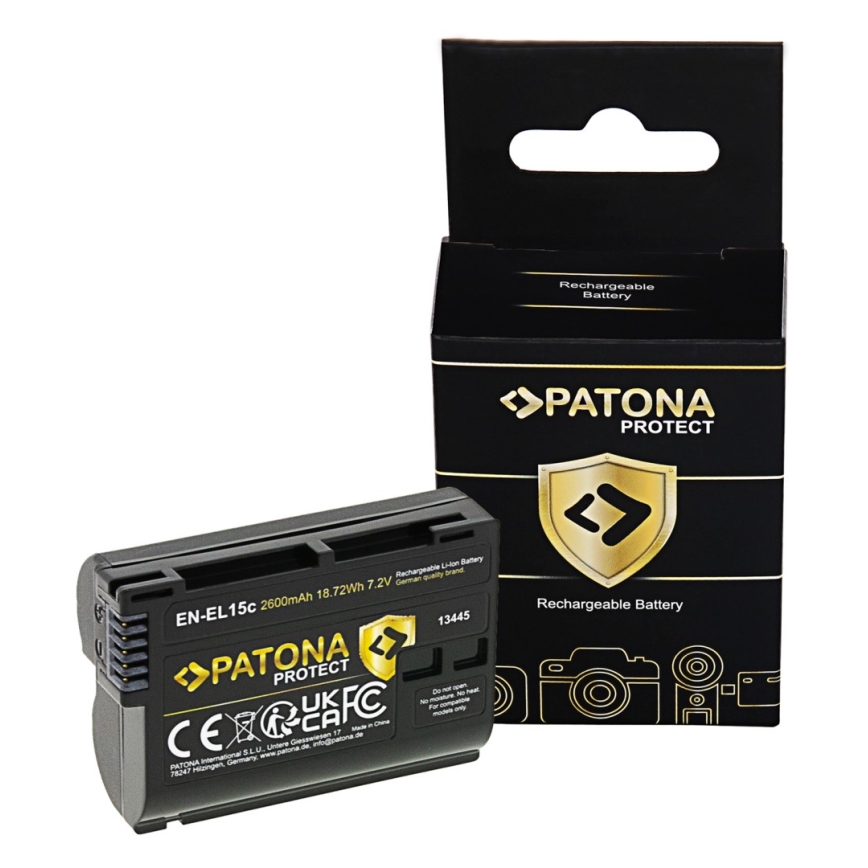 Batéria Patona Protect EN-EL15c s kapacitou 2600mAh, 18.72Wh a napätím 7.2V leží vedľa svojej krabičky. Krabička je čierna s logom Patona Protect a označením „Rechargeable Battery“.