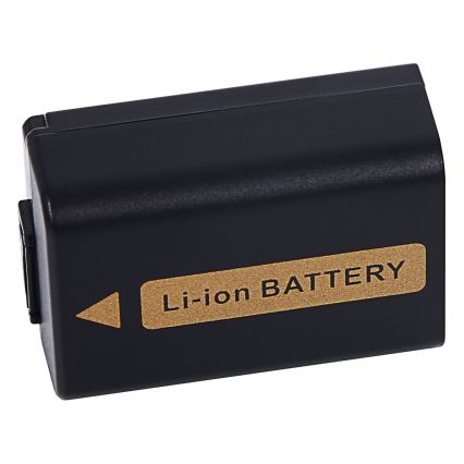 Li-ion batéria leží na bielom pozadí. Je obdĺžniková, čierna s označením „Li-ion BATTERY“ zlatou farbou. Na boku je malá šípka.