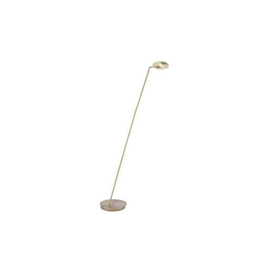 Stojacia lampa s tenkou zlatou tyčou a okrúhlou hlavou svietidla stojí na kruhovej základni. Lampa osvetľuje priestor.