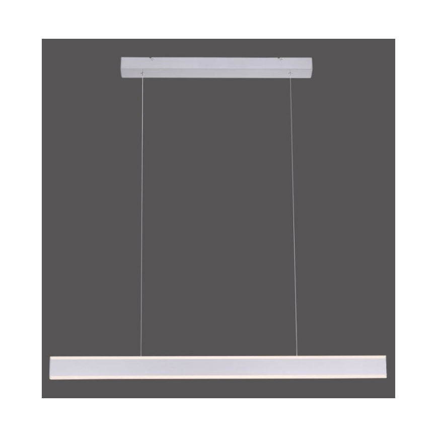 Dve paralelné šnúry zavesujú dlhý obdĺžnikový svetelný panel z hladkého materiálu pod obdĺžnikovou stropnou konzolou. Svetlo je umiestnené na tmavosivom pozadí.
