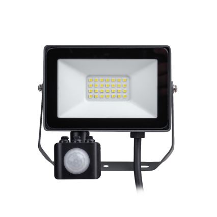 LED reflektor s čidlom pohybu svieti. Je pripojený káblom. Reflektor je štvorcového tvaru s mnohými malými LED diódami.