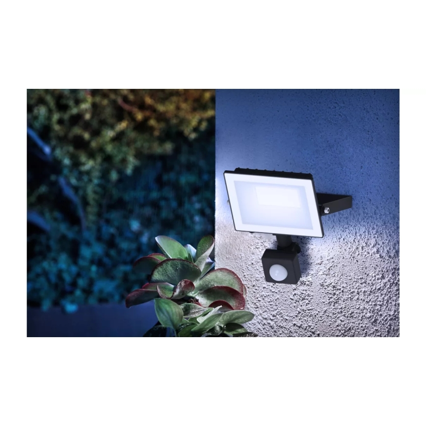 Philips - LED reflektor so senzorom LOIS LED/20W/230V IP65 5000K