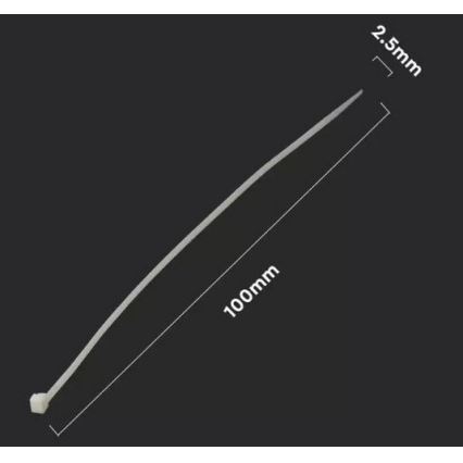 Na tmavom pozadí leží biela plastová stiskačka s rozmermi 100 mm x 2,5 mm. Je zobrazená mierka s uvedenými rozmermi.