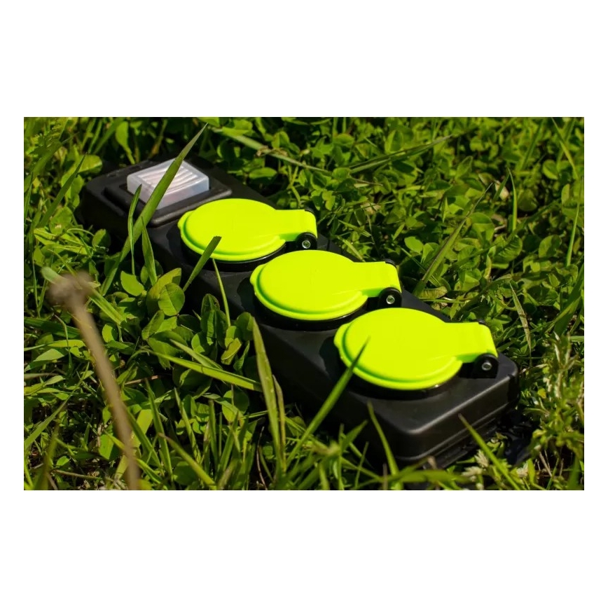 Predlžovací kábel s vypínačom, 3 zásuvky, 3 m, IP44