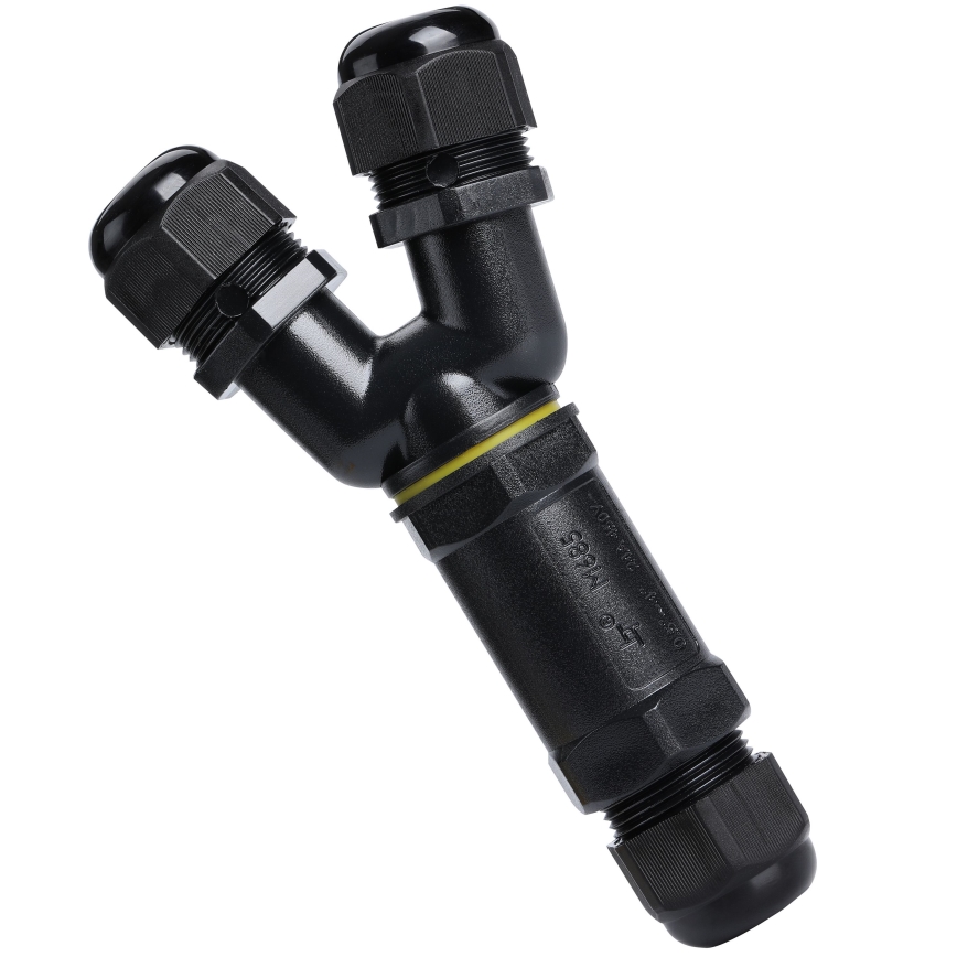 Elektrický rozdeľovač spája dva káble do jedného. Je čierny, s dvoma vstupmi a jedným výstupom. Na tele je viditeľné označenie „IP 68“, „9599“.