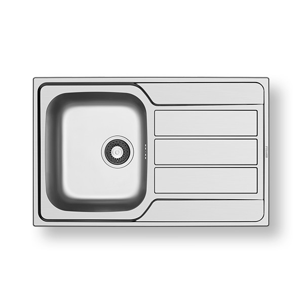 Nerezová kuchynská drezová doska s jednou vaničkou a odkvapkávacou plochou s tromi drážkami je zobrazená zhora na bielom pozadí.