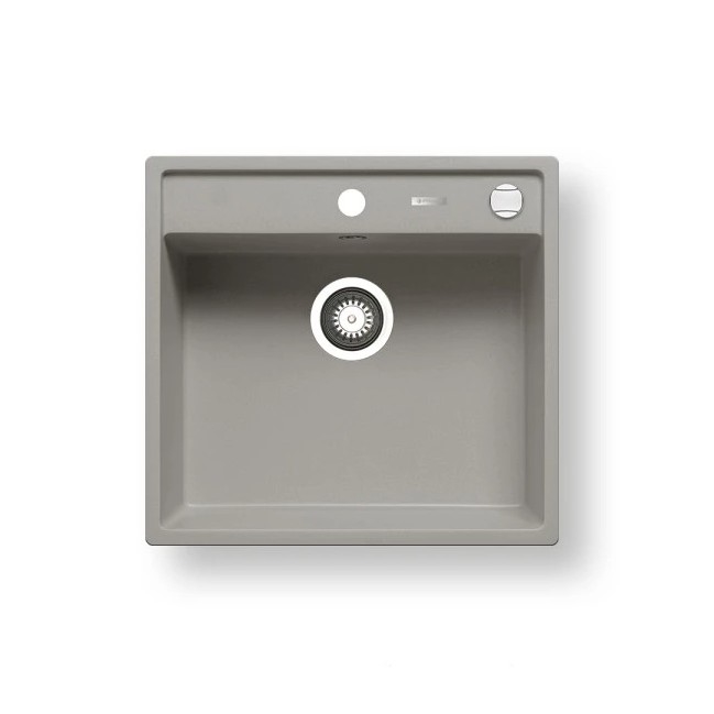 Štvorcová sivá kuchynská drezová nádoba s odtokom a ovládacím prvkom pre odtok je umiestnená na bielom pozadí.