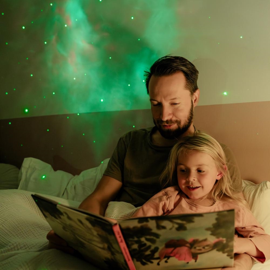 Retlux - LED Detský projektor 230V astronaut 23,3 cm + diaľkové ovládanie