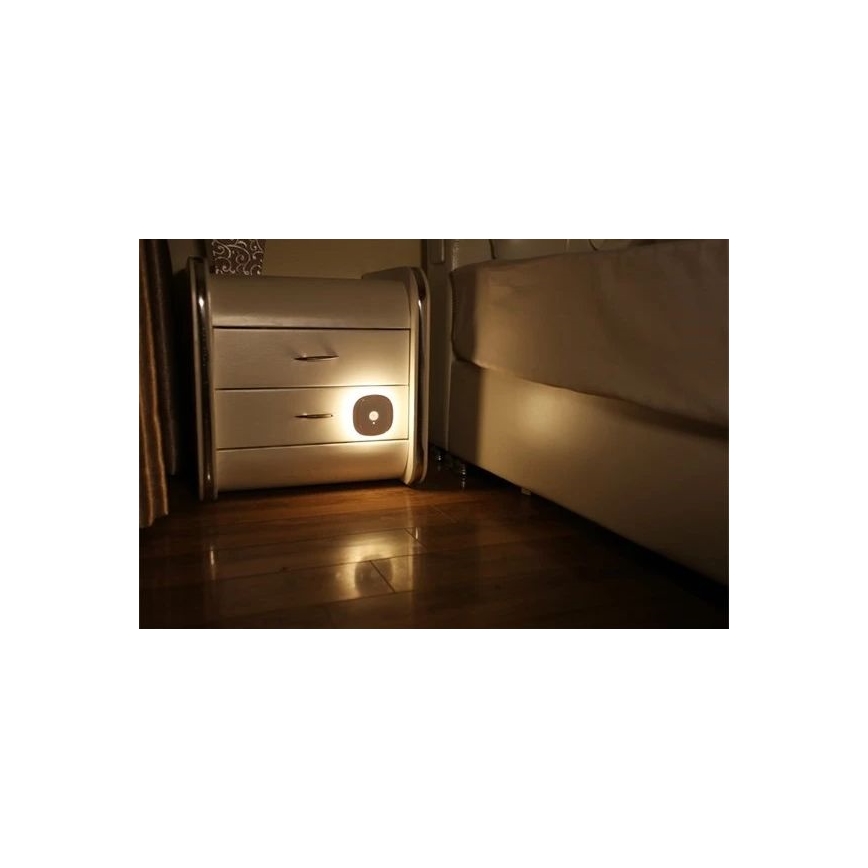 LED Orientačné svietidlo so senzorom LED/0,45W/3xAAA 3000K biela