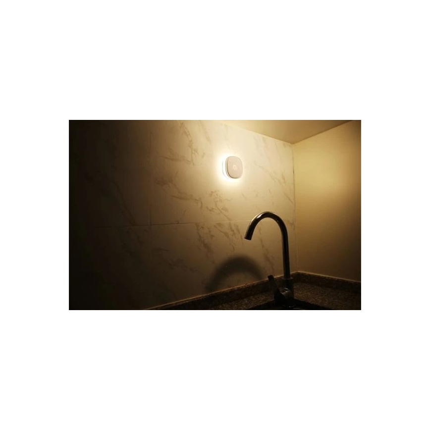 LED Orientačné svietidlo so senzorom LED/0,45W/3xAAA 3000K biela