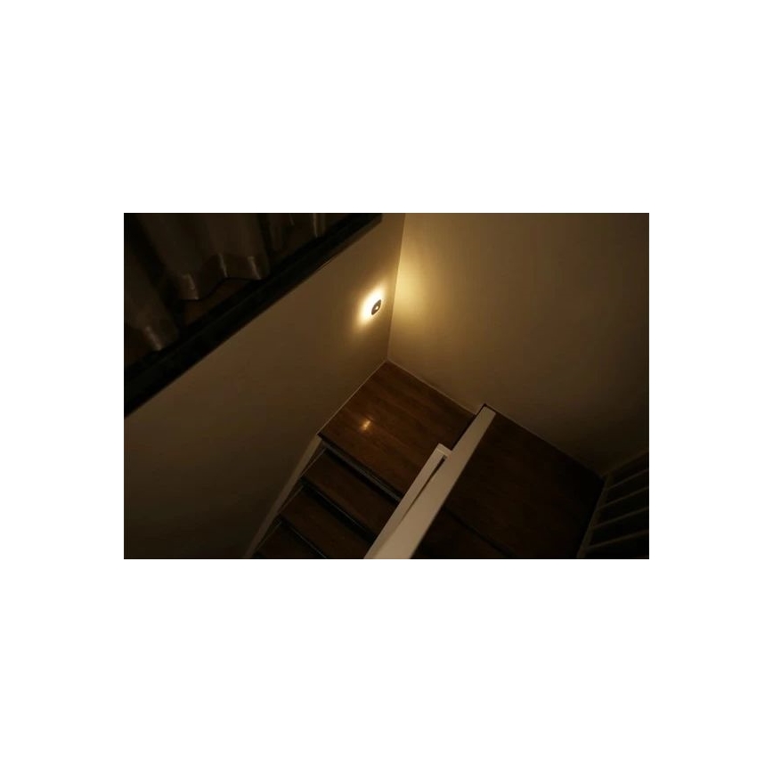 LED Orientačné svietidlo so senzorom LED/0,45W/3xAAA 3000K biela