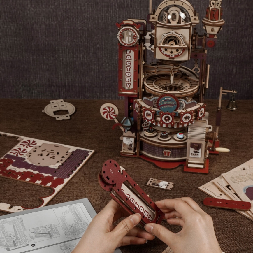 RoboTime - 3D skladačka guličkovej dráhy Továreň na čokoládu