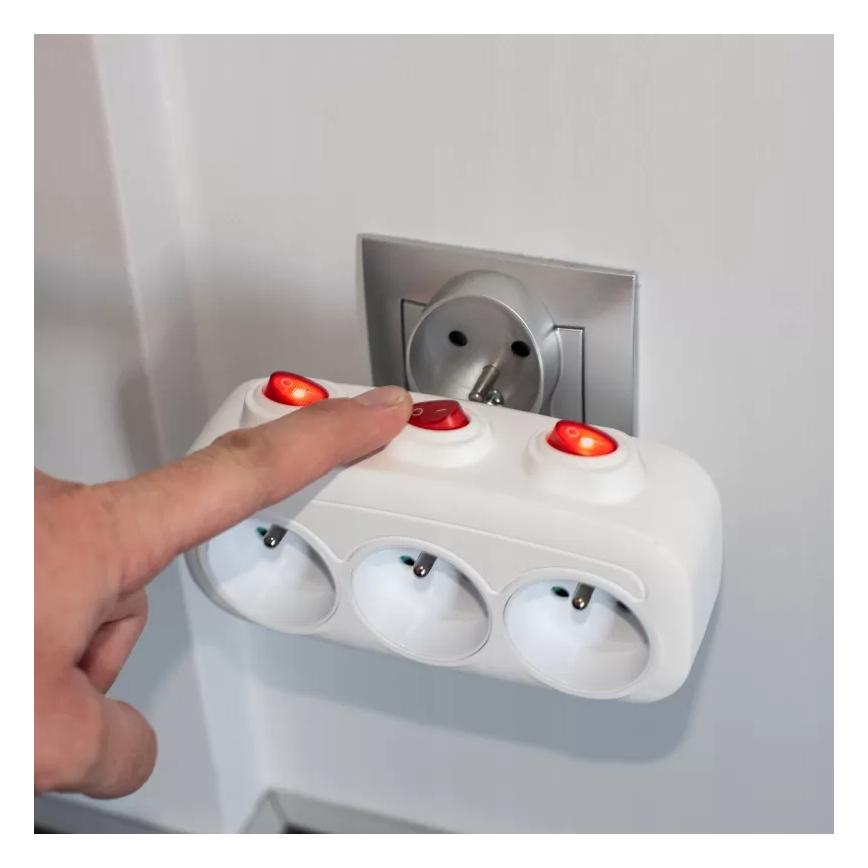 Rozbočovacia zásuvka s vypínačmi 3Z