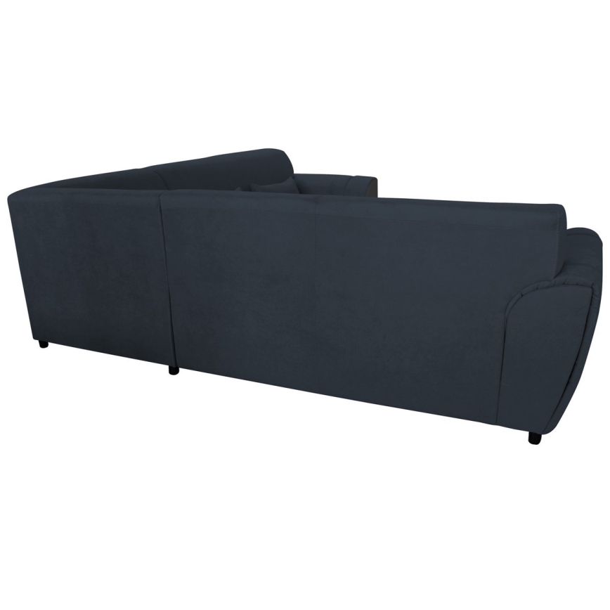 Rohová sedačka s tmavomodrým čalúnením je zobrazená zo zadu. Sedačka je rozdelená na tri časti, má zaoblené operadlá a tmavé nožičky. Nachádza sa na bielom pozadí.