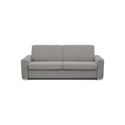 Rozťahovacia sedačka sa rozkladá, odhaľujúc matrac a kovový rozkladací mechanizmus. Sedačka je svetlosivej farby, umiestnená na svetlosivom pozadí.