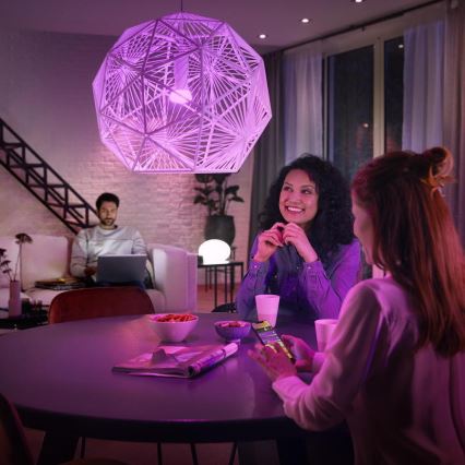 SADA 4x LED Stmievateľná žiarovka Philips Hue White And Color Ambiance E27/6,5W/230V 2000-6500K