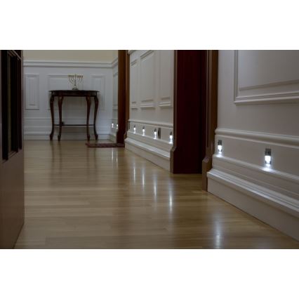 LED Nástenné svietidlo TANGO 0,8 W/10V