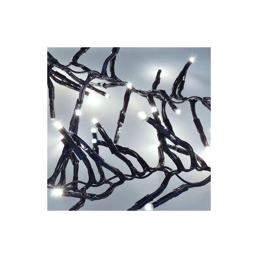 Svetlá s bielymi LED diódami sú rozmiestnené na čiernych kábloch, ktoré vytvárajú splet. Svetelný girlanda je pred svetlým pozadím.