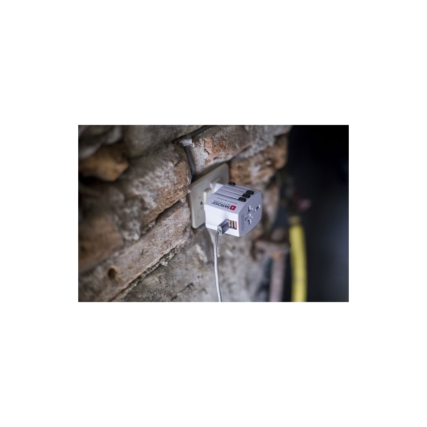 Medzinárodný cestovný adaptér 230V + 2x USB port