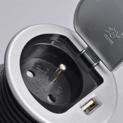 Vstavaná USB zásuvka s viečkom 230V